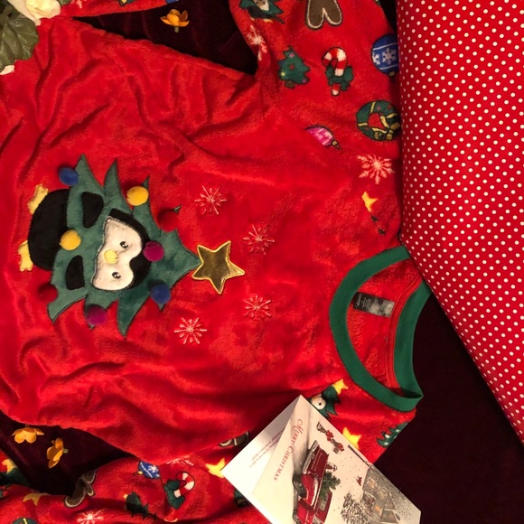 Fluffy PJ Christmas Shirt 🎄🐧🎅 - Picture 3 of 4